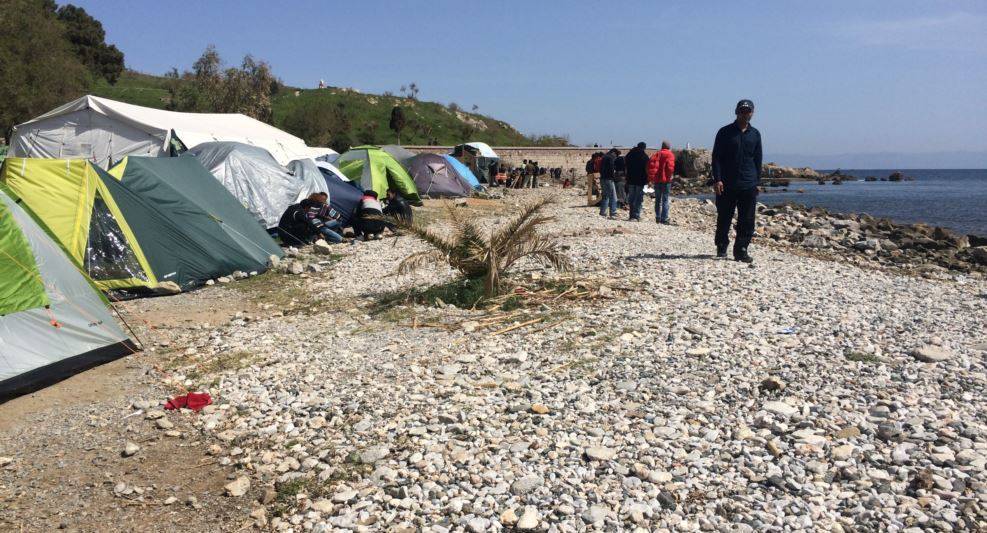 Kriza e refugjatëve dëmton turizmi në ishujt grekë 
