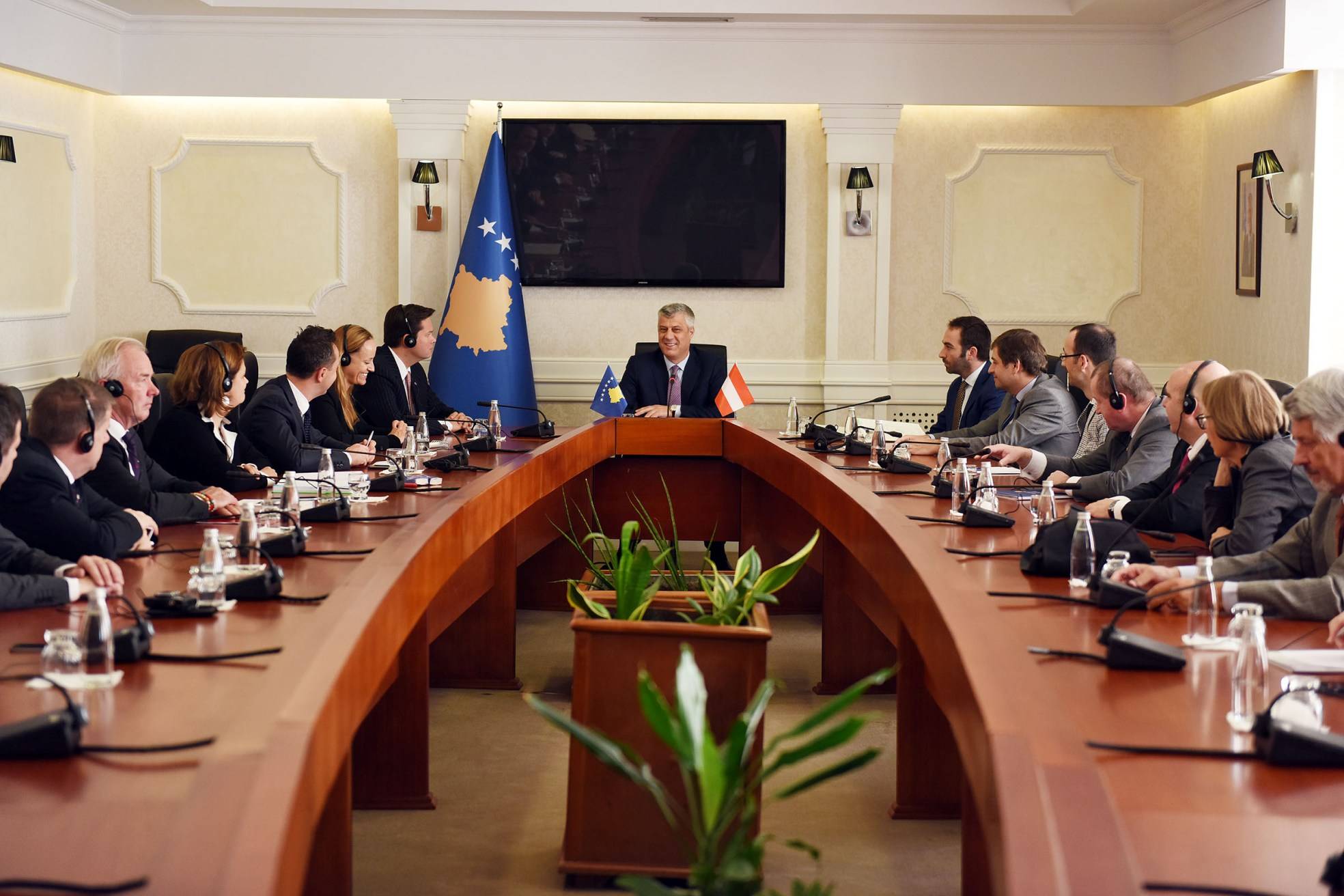Thaçi vlerëson lart rolin e Austrisë në shtetndërtimin e Kosovës 