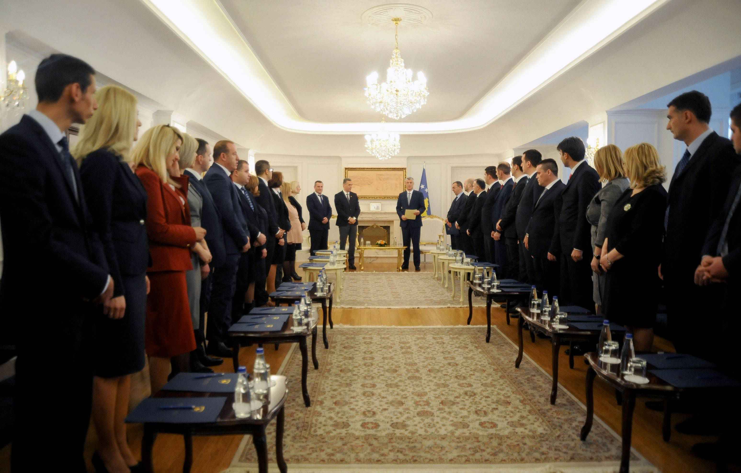 Prokurorët e shtetit japin betimin para Presidentit Thaçi