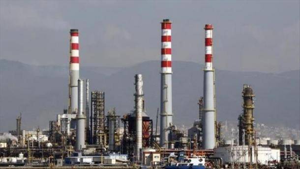 Irani nisë ndërtimin e 12 rafinerive të reja nafte