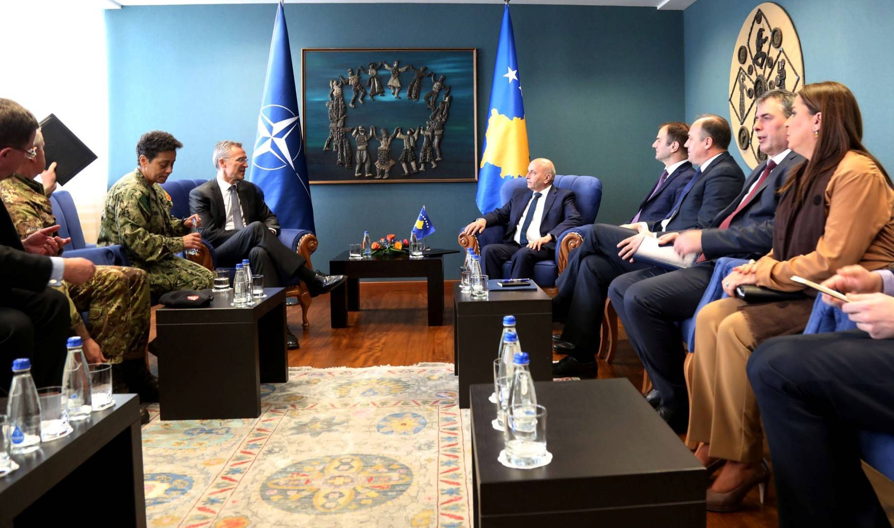 Stoltenberg: NATO do të vazhdojë përkrahjen për Kosovën