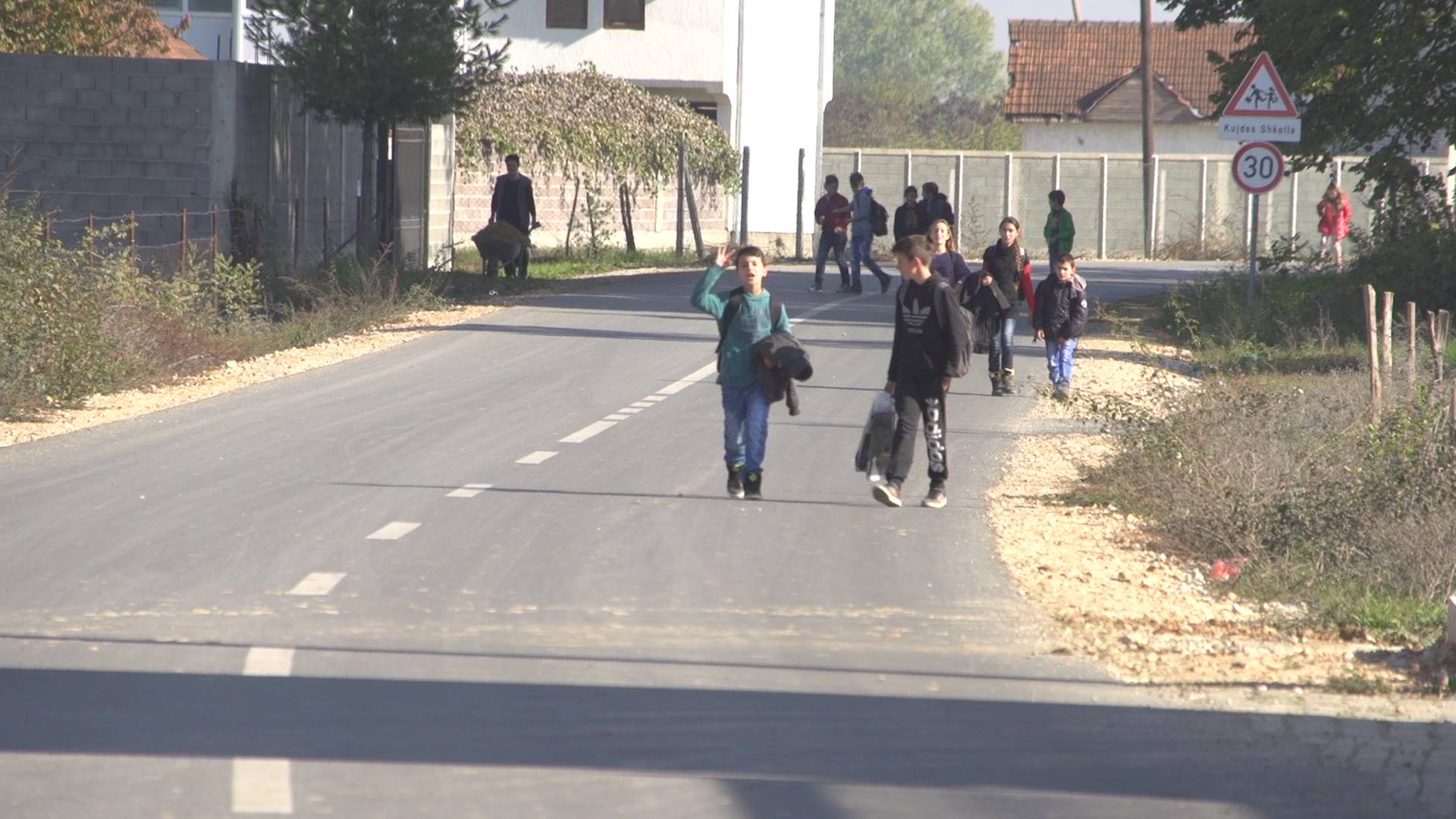 Zharku përuroi rrugën Loxhë-Kërstovc-Resujë dhe Qollopek