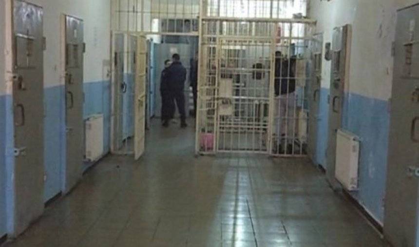 Vetëvaret një i burgosur në burgun e Dubravës