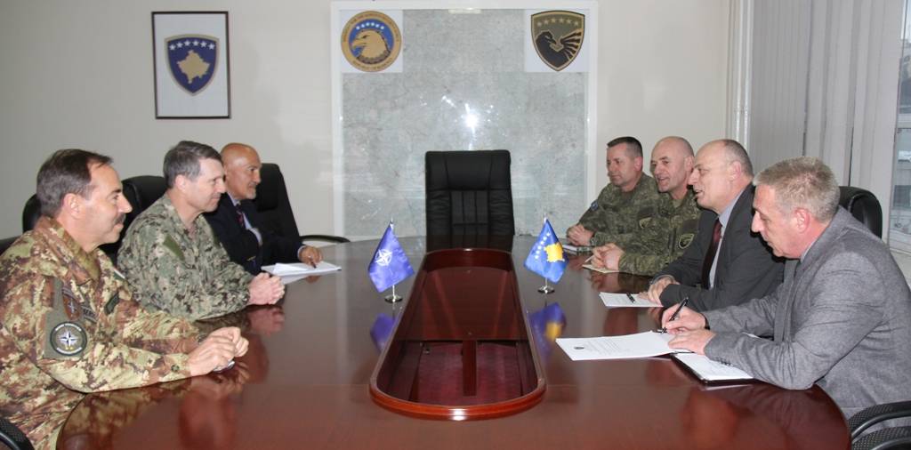 Ministri dhe Komandanti i FSK-së pritën admiralin e NATO-s, Bruce Klingan