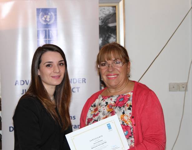 UNDP ndan certifikata për praktikantë