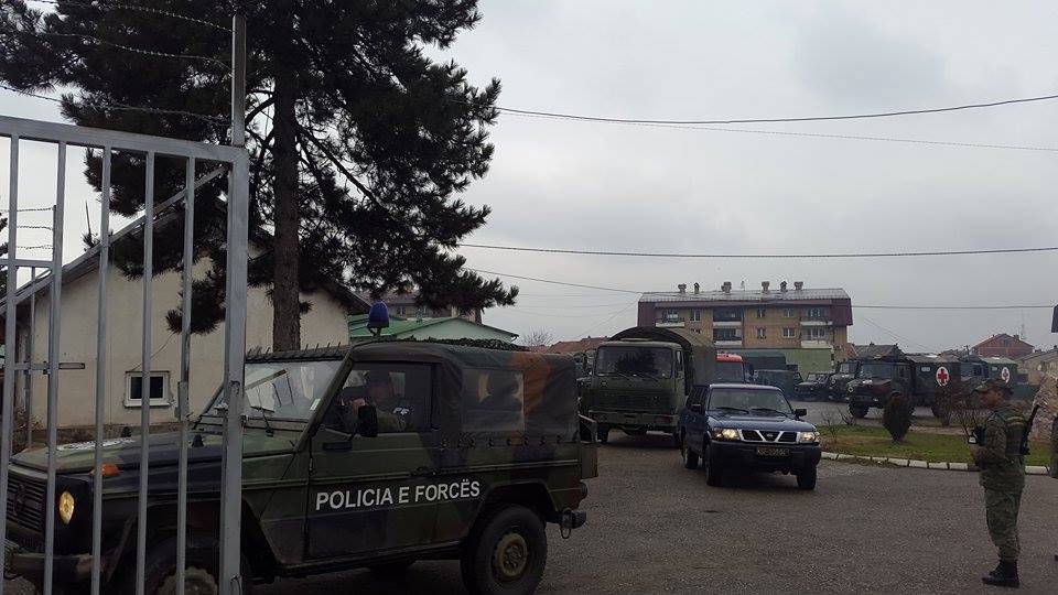 FSK zbarkon për operacion humanitar në Shqipëri