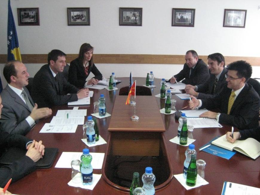 Thellohet bashkpunimin mes Doganes se Kosovës dhe Maqedonisë