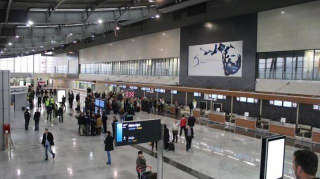 Aeroporti i Prishtinës do të zgjerohet, miratohet shtimi i 4 portave të reja