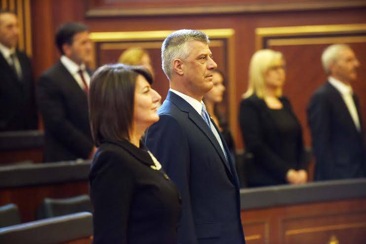 Presidenti Hashim Thaçi jep betimin para deputetëve 