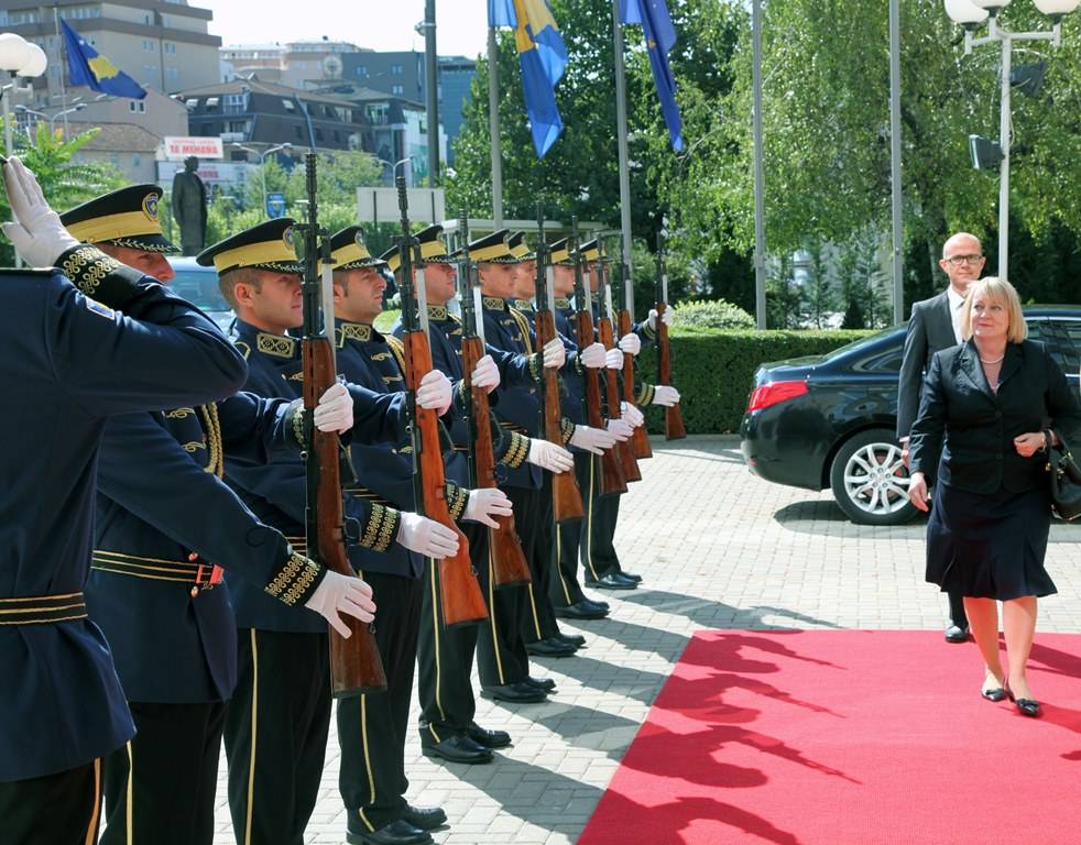 Ambasadorja e Finlandës i dorëzoi letrat kredenciale