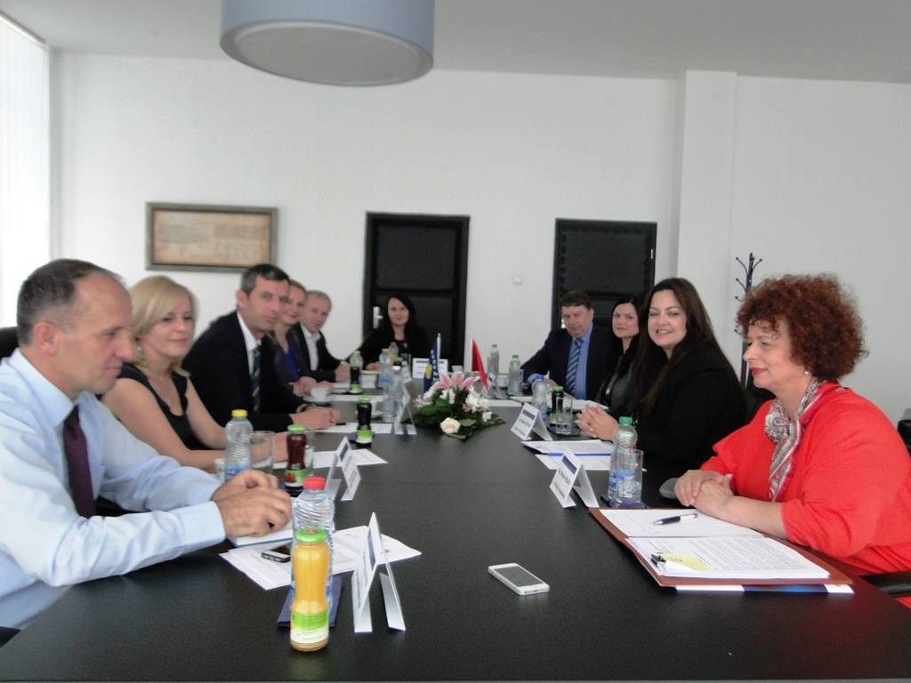 Kosova dhe Shqipëria diskutojnë për eliminimin e barrierave doganore