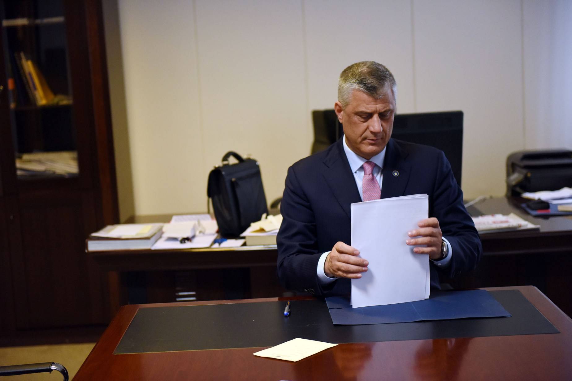 Presidenti Thaçi uron Sami Lushtakun për lirimin e tij