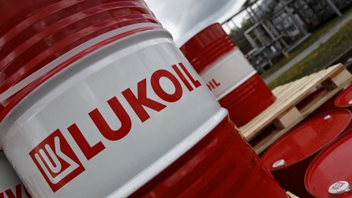Fitimi i kompanisë ruse të naftës Lukoil shënoi rënie me 98 për qind 