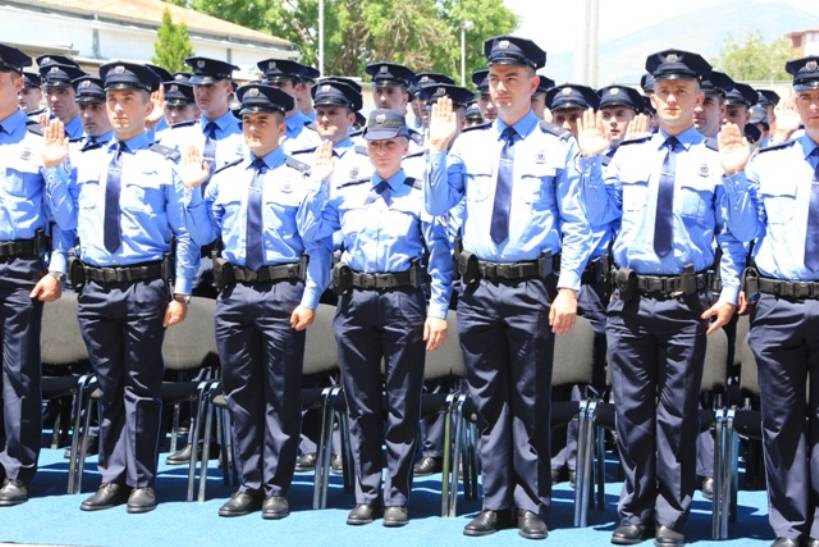 Diplomon gjenerata e 52-të e policisë me uniformë të re