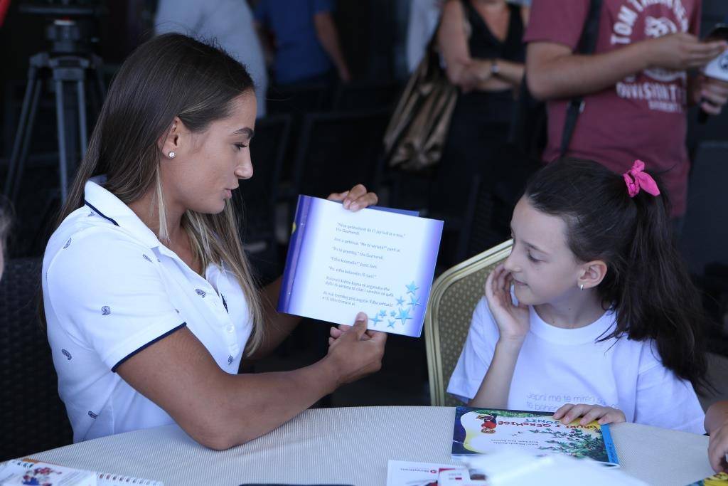 MoneyGram u dhuron libra nxënësve kosovarë  