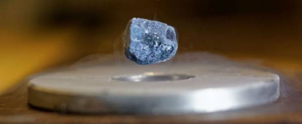 Shkencëtarët zbulojnë “metalin” që prodhon energji