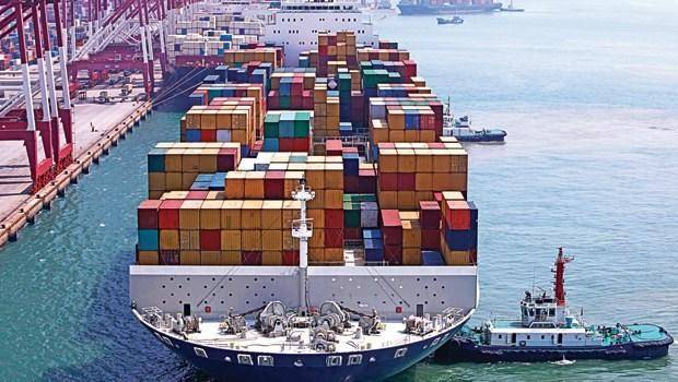 Eksportet e Kinës shënojnë rënien më të ulët në tre vjet 