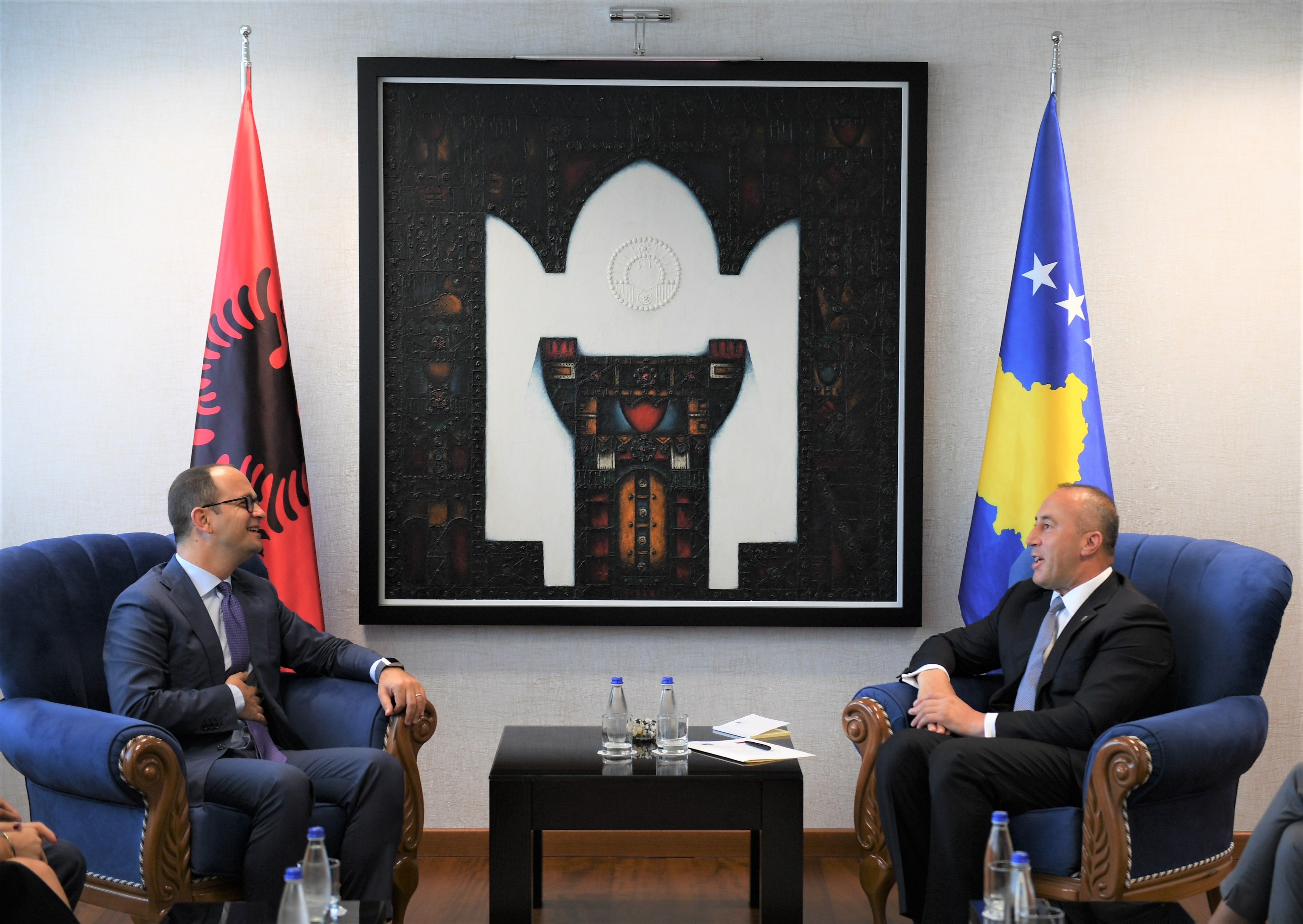 Kosova dhe Shqipëria duhet t’i heqin barrierat burokratike