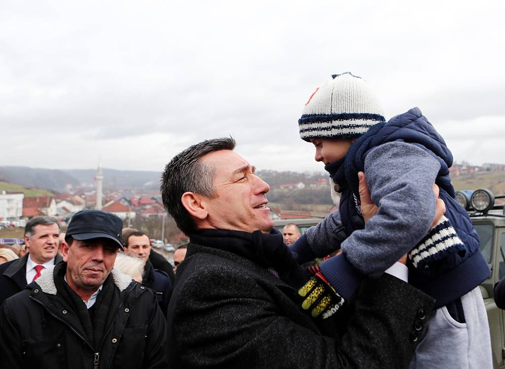 Kryetari Veseli nderoi viktimat e masakrës së Reçakut