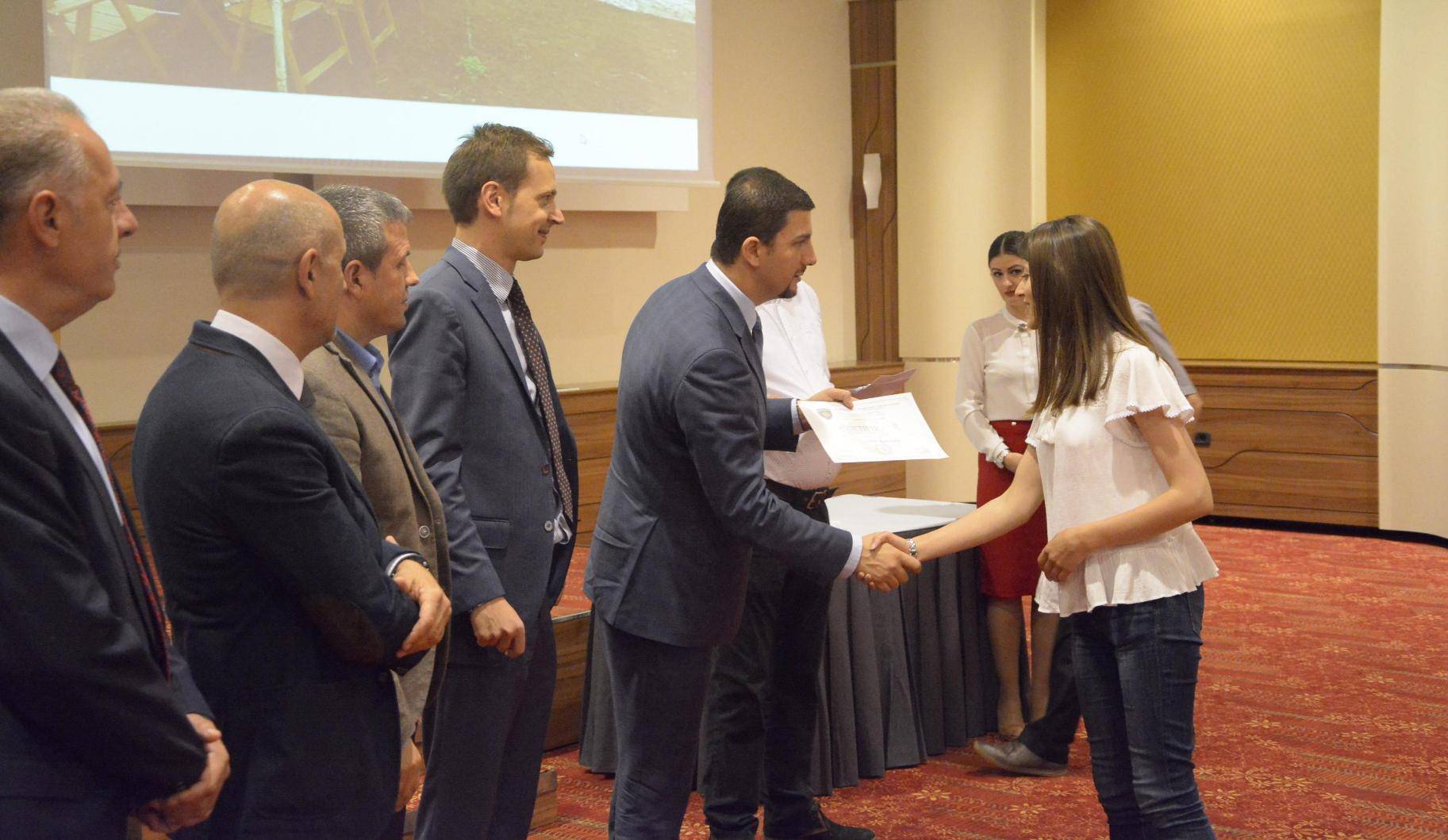 Certifikohen 136 këshilltarë bujqësor