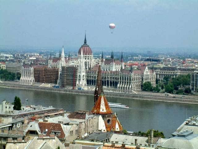Hungaria drejt falimentimit