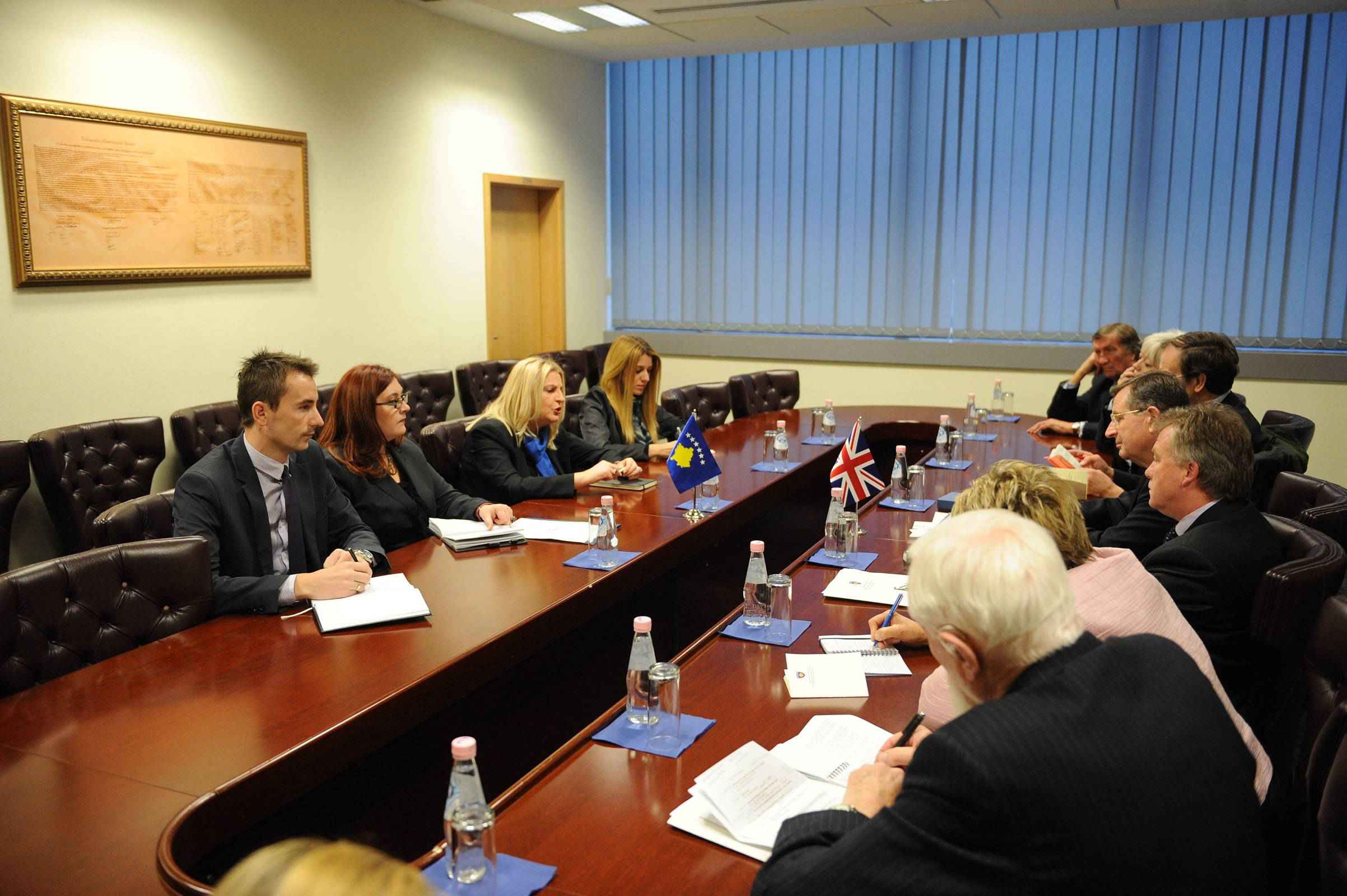 Britania përkrahë Kosovën drejt integrimeve euroatlantike