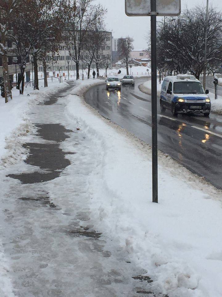 Të gjitha rrugët e kryeqytetit janë të pastruara për qarkullim normal