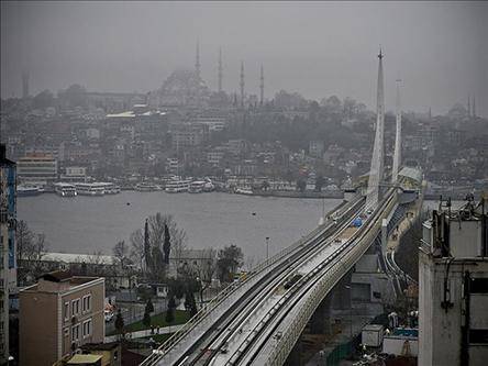 Përurohet ura e parë e linjës së metros në Turqi