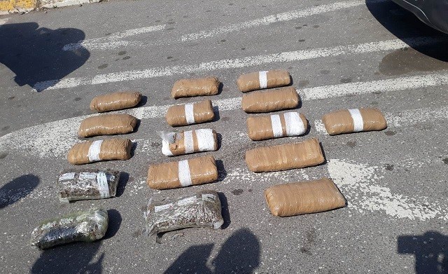 Policia dhe Dogana konfiskojnë mbi 11 kg marihuanë