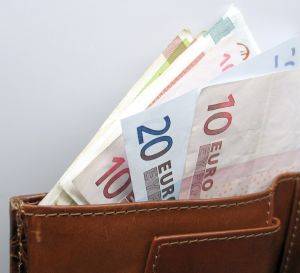 Paga mesatare në Slloveni arriti në 936 euro 