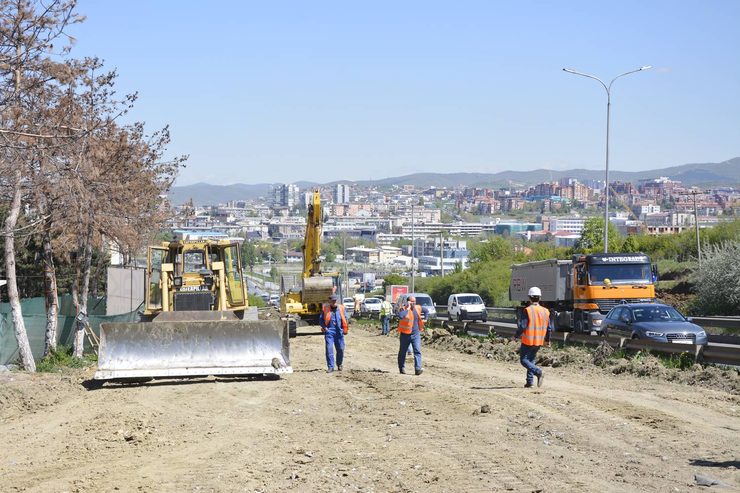 Sot fillojnë punimet për zgjerimin e rrugës Prishtinë - Veternik