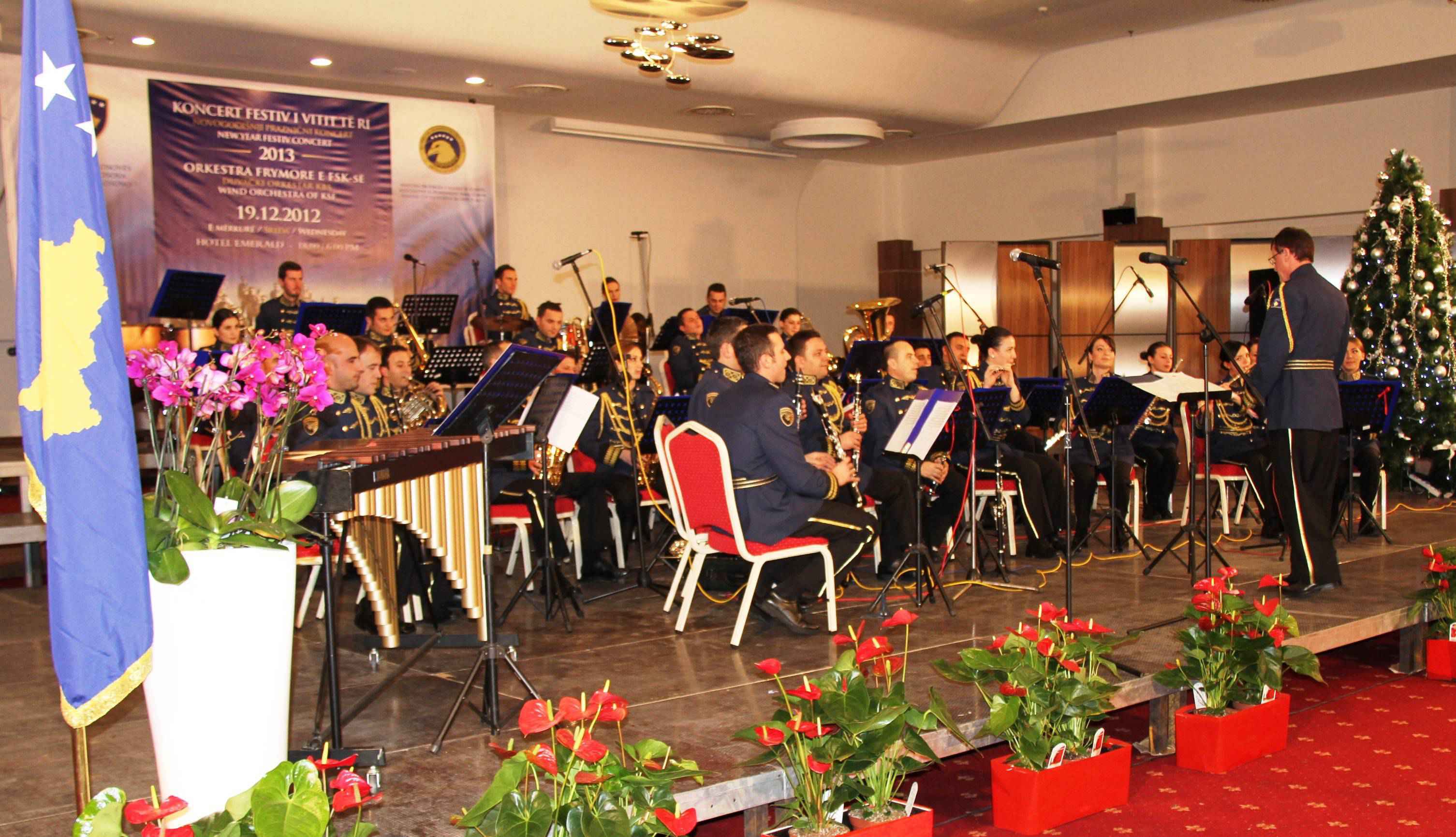 Orkestra Frymore e FSK-së mbajti koncert festiv për vitin e ri