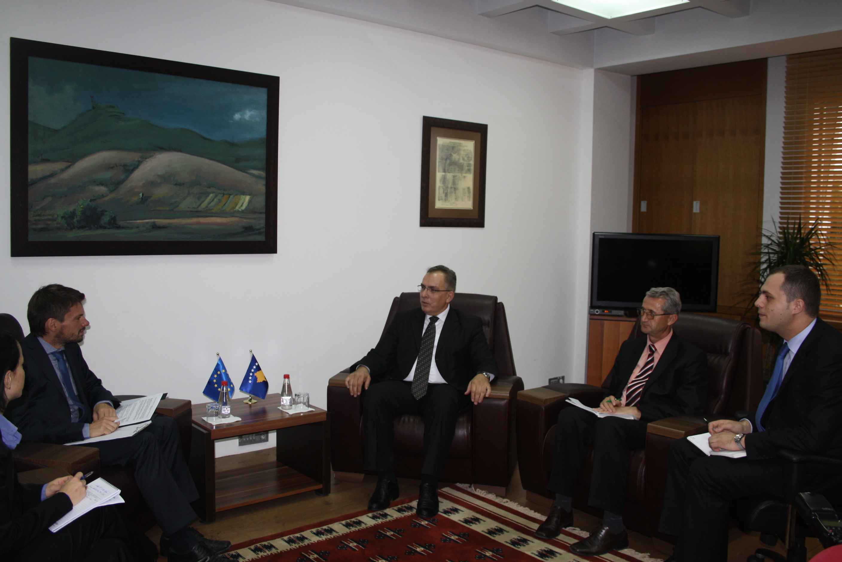Ministri Buja dhe KE pajtohen për thellim të bashkëpunimit