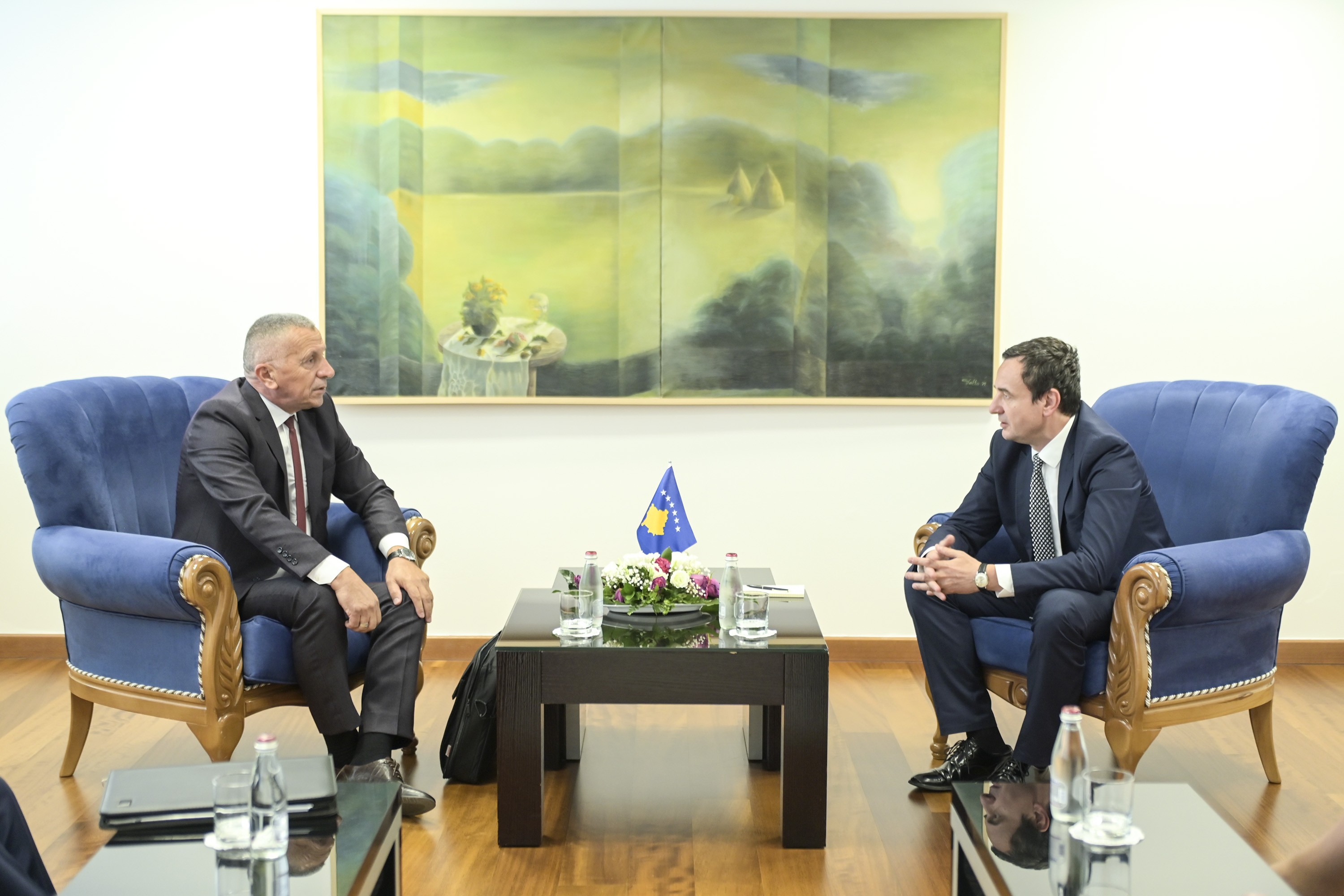 Kryeministri priti në takim deputetin shqiptar në Kuvendin e Serbisë
