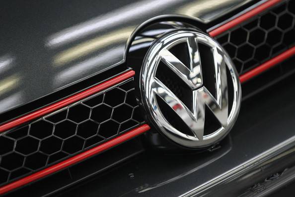 Volkswagen, rrezik për t’u hapur lehtësisht përmes hakimit 