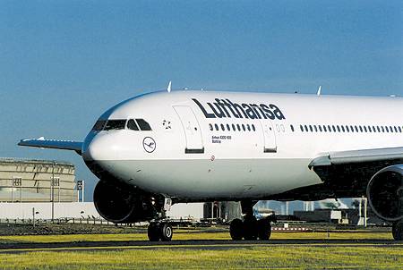 Gjermania miraton 9.8 miliardë dollarë për kompaninë ajrore "Lufthansa"