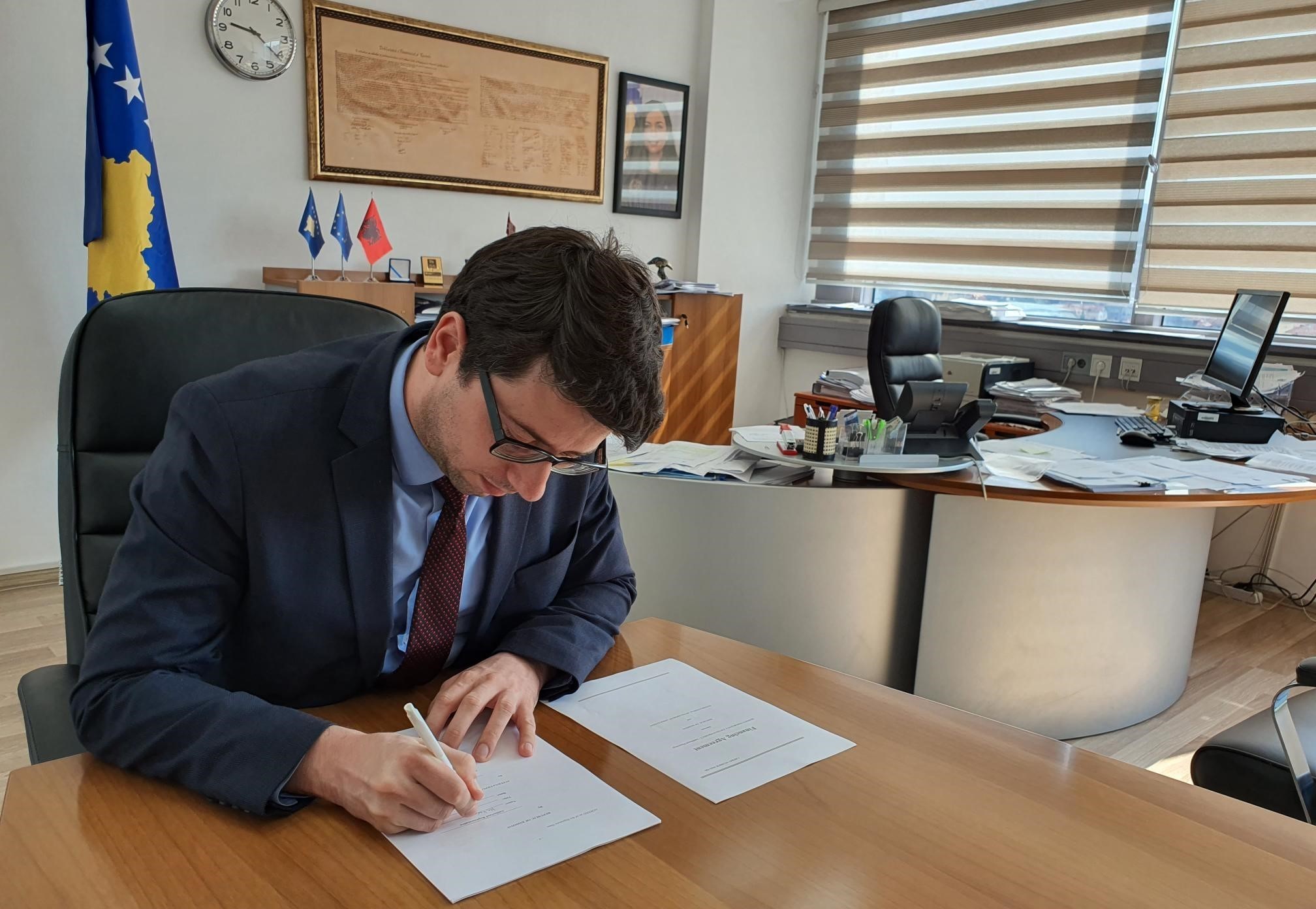 MF nënshkruan marrëveshje me BB për financim e Projektit emergjent për COVID-19