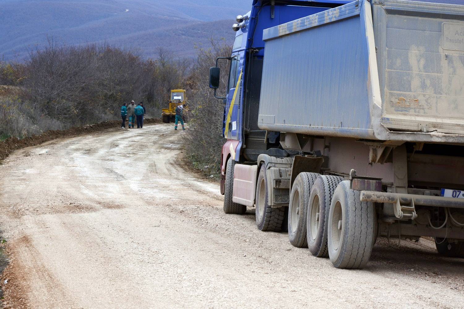 Pritet të fillojë asfaltimi i rrugëve në tri fshatra të Lipjanit 