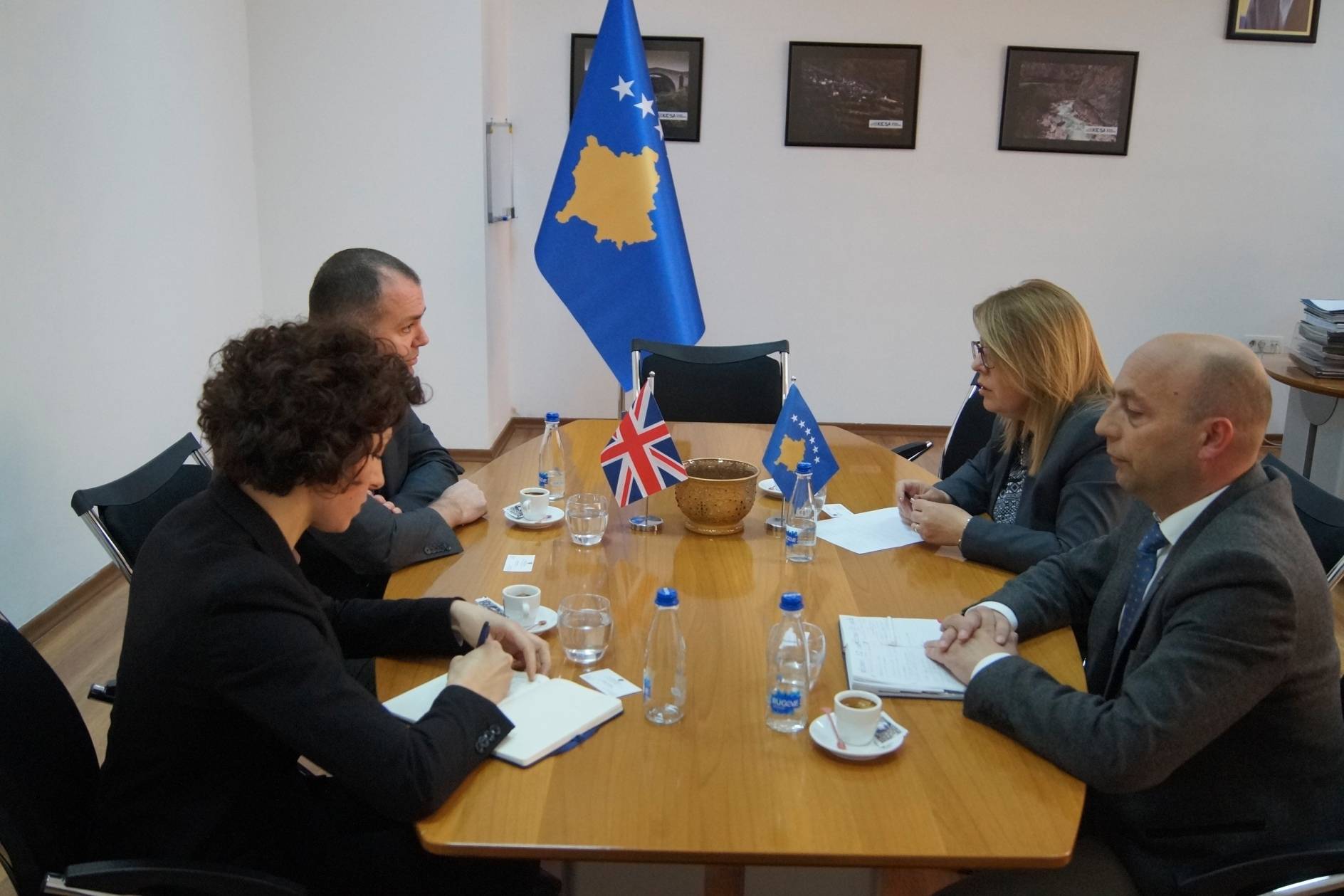 Kërkohet thellimi i bashkëpunimit tregtar me Kosovës dhe Britanisë