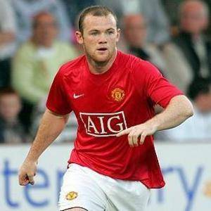 United t’i ofrojë Rooneyt superkontratë