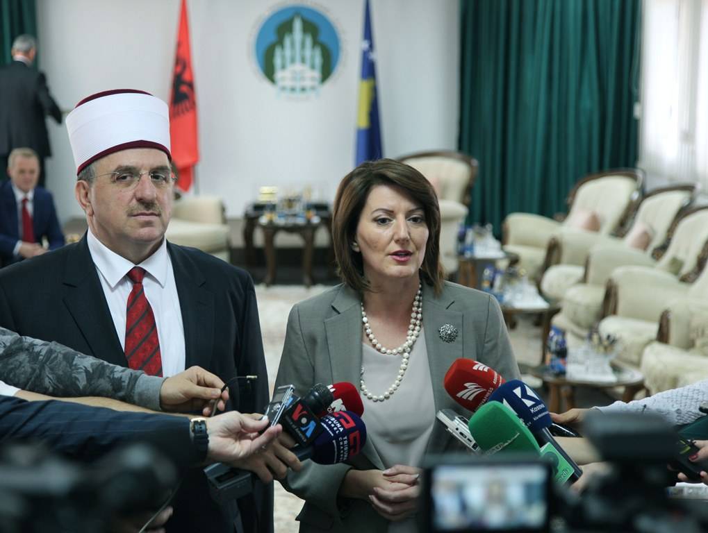 Presidentja Jahjaga vizitoi Bashkësinë Islame të Kosovës