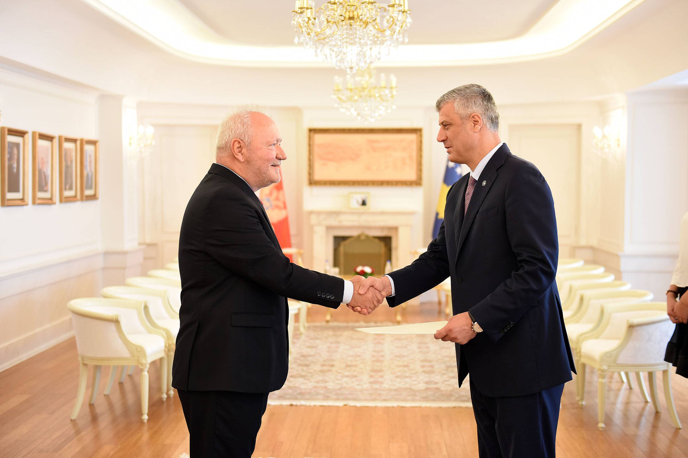 Presidenti Thaçi pranoi kredencialet ambasadorit të Malit të Zi  