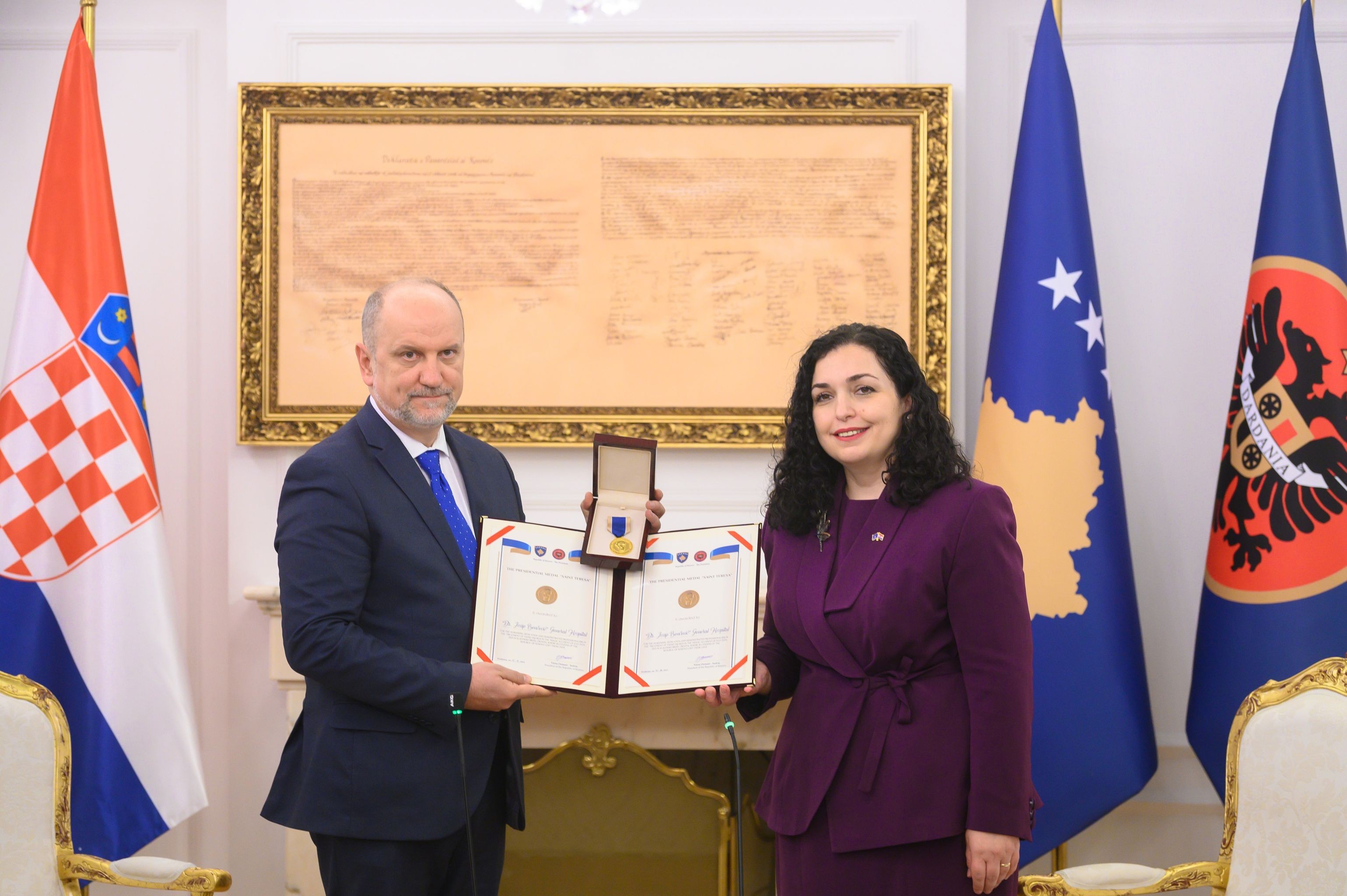 Kryeministri kroat dekorohet me Medaljen Presidenciale “Shën Tereza” 