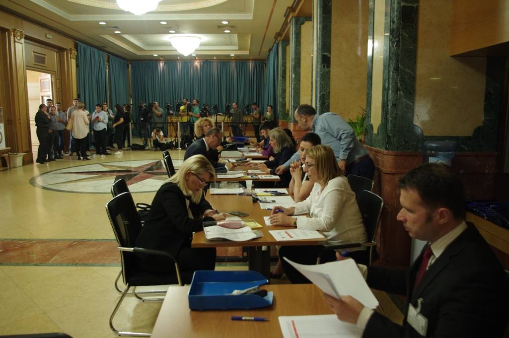 Në ditën e parë u regjistruan 46 deputetë të Kuvendit