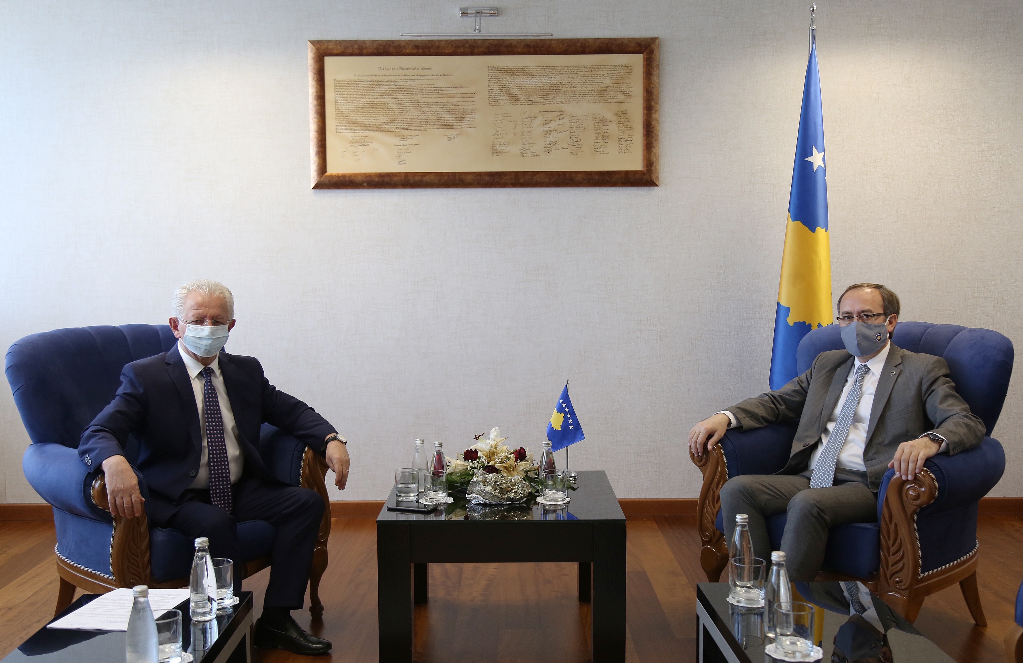 Kryeministri Hoti priti Koordinatorin shtetëror për dialogun, Skender Hyseni