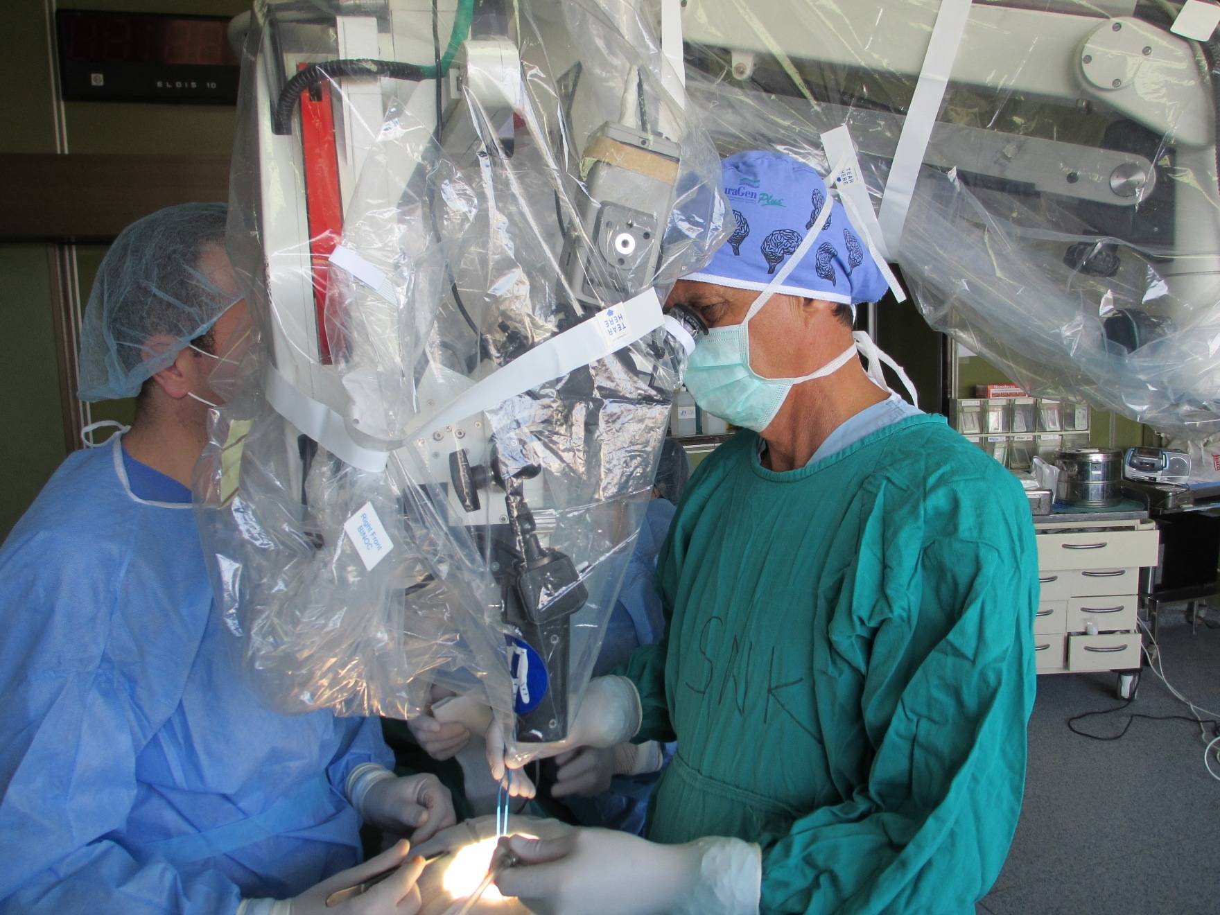 Në Neurokirurgji, pacientes i hiqet tumori pas 8 orësh operacioni