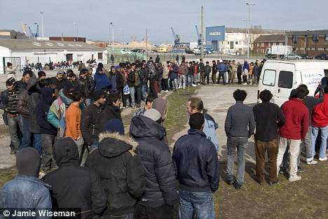 Rikthehet vala e azilkërkuesve nga Maqedonia dhe Serbia 