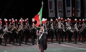Karabinierët italian mbajnë koncert bamirësie