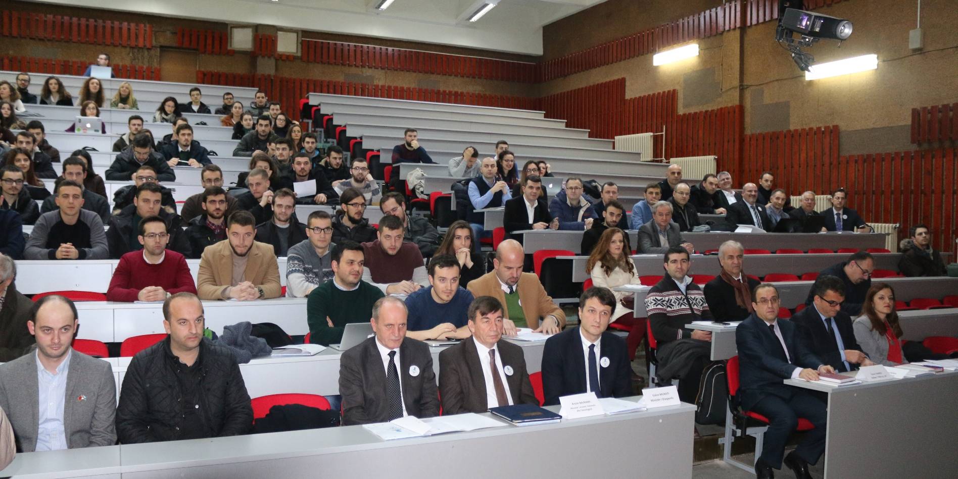 Fillon simpoziumi mbarëshqiptar në shkencat kompjuterike