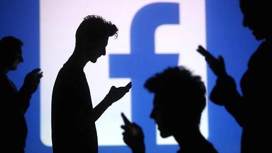 Facebook përmirëson rregullat e reja për të frenuar gjuhën e urrejtjes